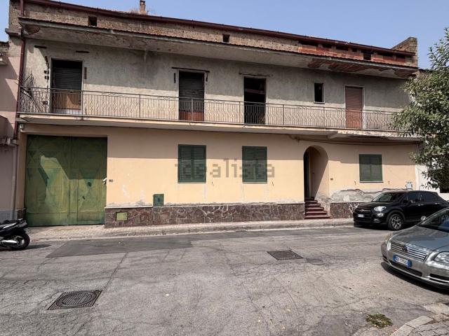 Villetta indipendente in vendita di 420 m² in Via Gioacchino Rossini