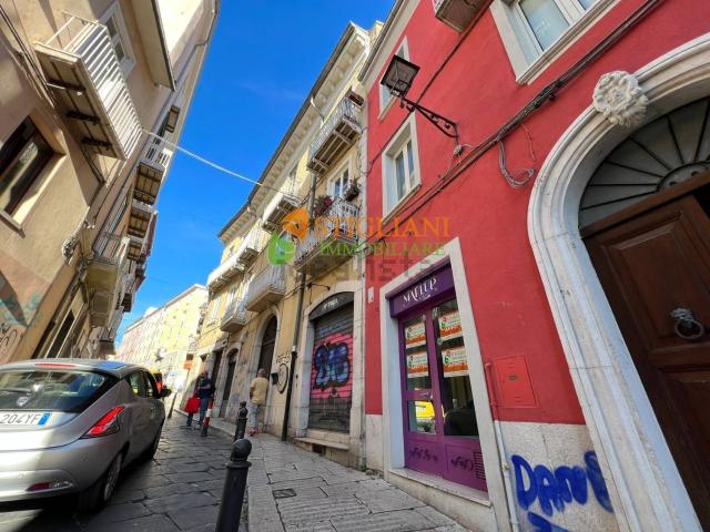 Villetta indipendente in vendita di 420 m² in Via Guglielmo Marconi