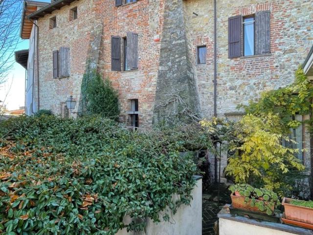 Villetta indipendente in vendita di 420 m² in Via della chiesa