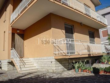 Villetta indipendente in vendita di 420 m² in Via Eugenio Barsanti