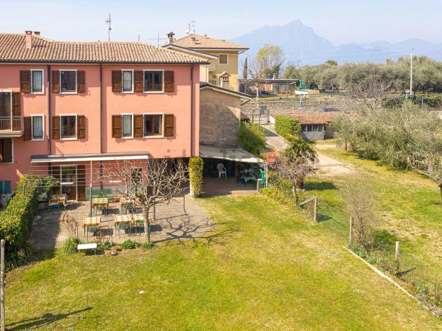 Villetta indipendente in vendita di 420 m² in Via Oliveti