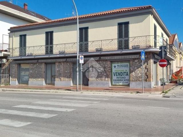 Villetta indipendente in vendita di 420 m² in Via Nazionale, 155