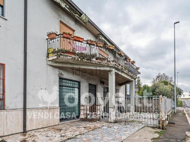 Villetta indipendente in vendita di 420 m² in Via Sommacampagna, 65