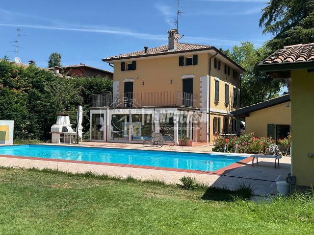 Villetta indipendente in vendita di 420 m² in Via P. Togliatti, 21