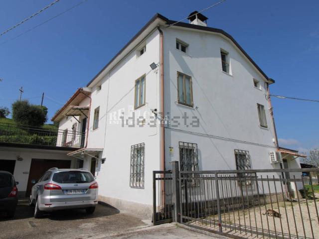 Villetta indipendente in vendita di 420 m² in Contrada Castagneto, 10