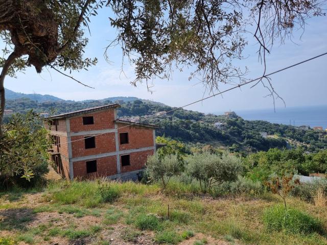 Villetta indipendente in vendita di 420 m² in Località Malvitani, 72