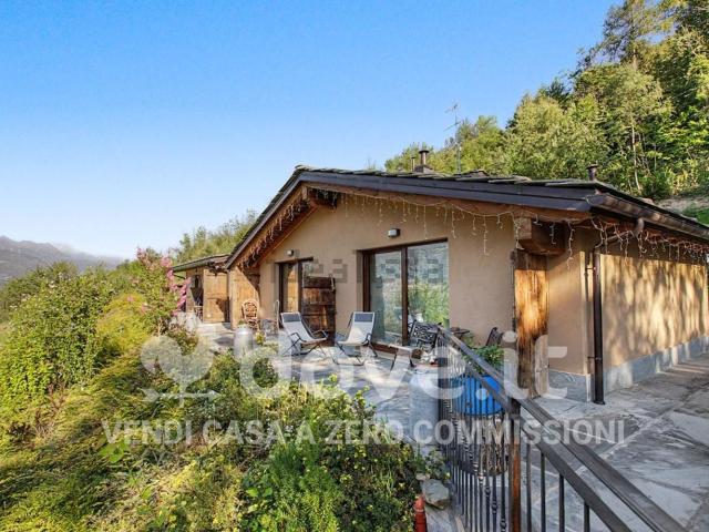Villetta indipendente in vendita di 420 m² in Località Rovarey, 1