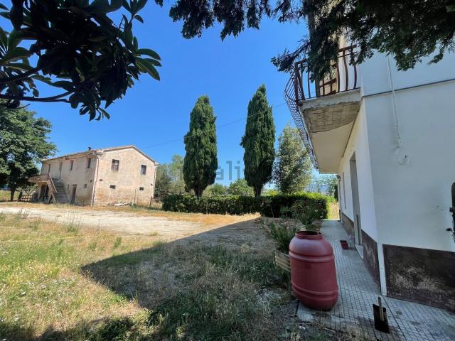 Villetta indipendente in vendita di 420 m² in Piazza ROMA, 21