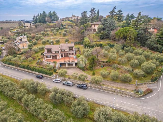 Villetta indipendente in vendita di 421 m²