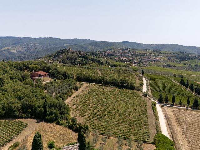 Villetta indipendente in vendita di 422 m² in Via Case Sparse Panzano, 2