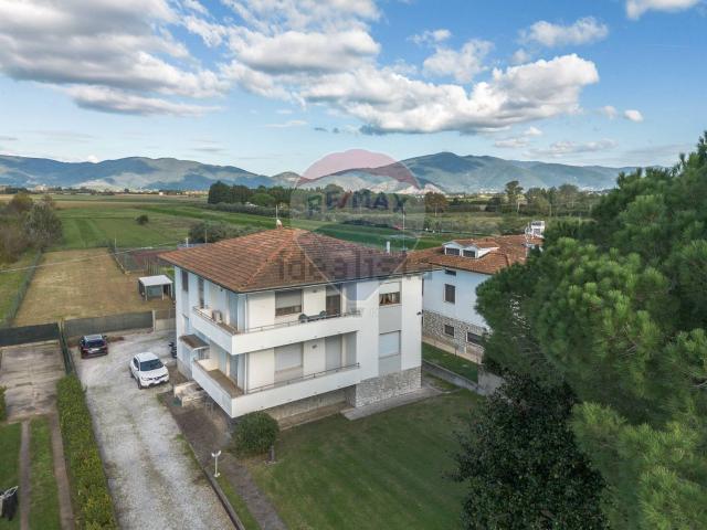 Villetta indipendente in vendita di 424 m² in Strada Statale 1, 20