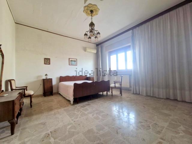 Villetta indipendente in vendita di 426 m² in Via Alessandro Manzoni