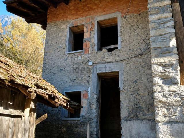 Villetta indipendente in vendita di 426 m² in Frazione Taxel