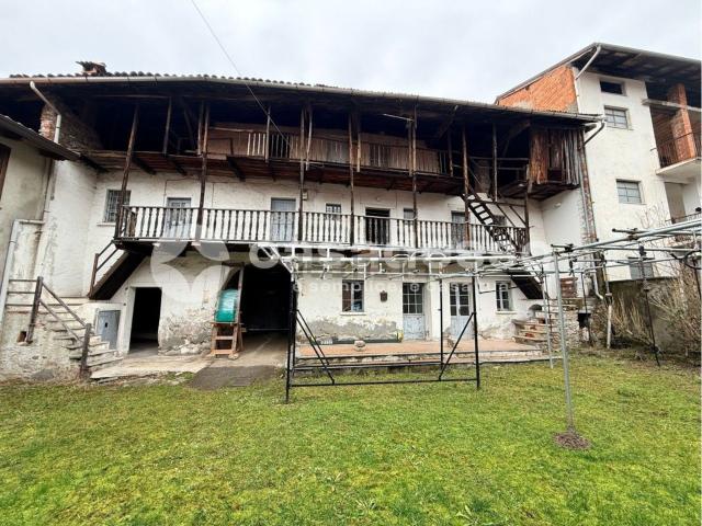 Villetta indipendente in vendita di 427 m² in Via Gaetano Zuccone, 16