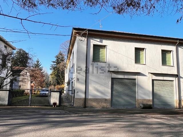 Villetta indipendente in vendita di 430 m² in Via delle Rimembranze
