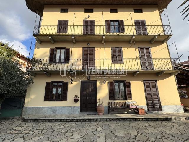 Villetta indipendente in vendita di 430 m² in Via Maestra
