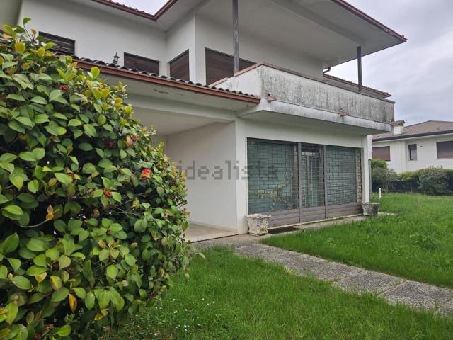 Villetta indipendente in vendita di 430 m² in Via Marchiori, 5
