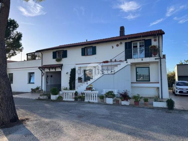 Villetta indipendente in vendita di 430 m² in Via Popilia, 247