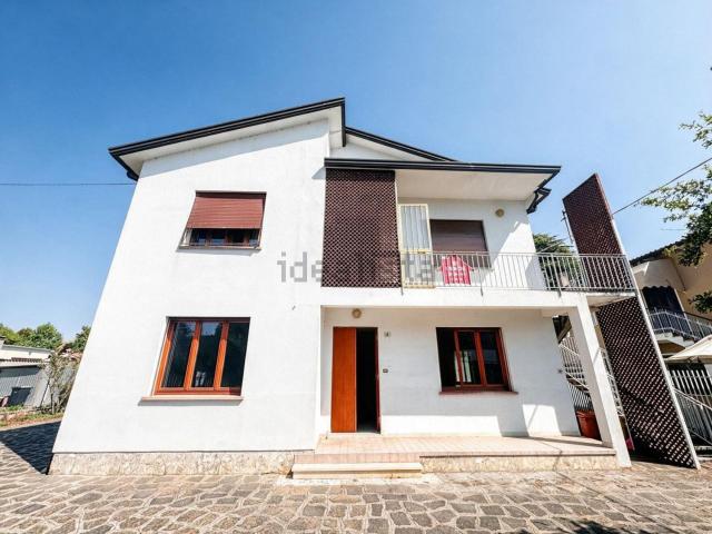 Villetta indipendente in vendita di 430 m² in Via Roma