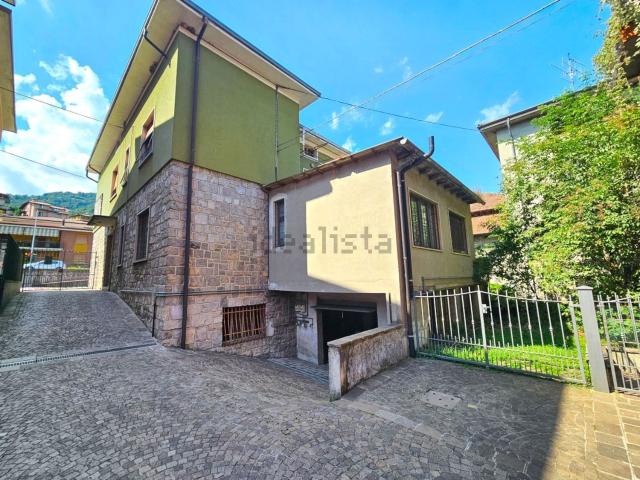 Villetta indipendente in vendita di 430 m² in Vicolo Don Bartolomeo Ferrari