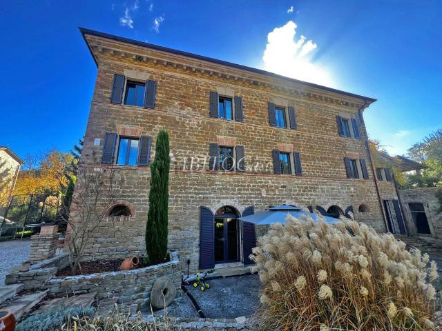 Villetta indipendente in vendita di 430 m² in Frazione Loretello