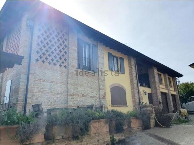Villetta indipendente in vendita di 430 m² in Frazione Rezzano, 2