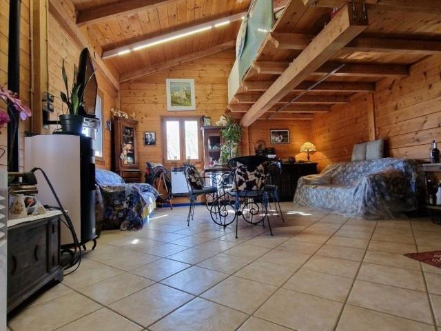 Villetta indipendente in vendita di 430 m² in Località uccineglio