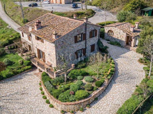 Villetta indipendente in vendita di 431 m² in Via dei Fossi