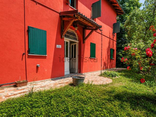 Villetta indipendente in vendita di 433 m² in Via Samoggia Vecchia