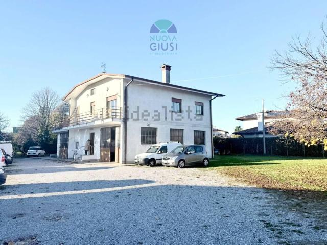 Villetta indipendente in vendita di 434 m²