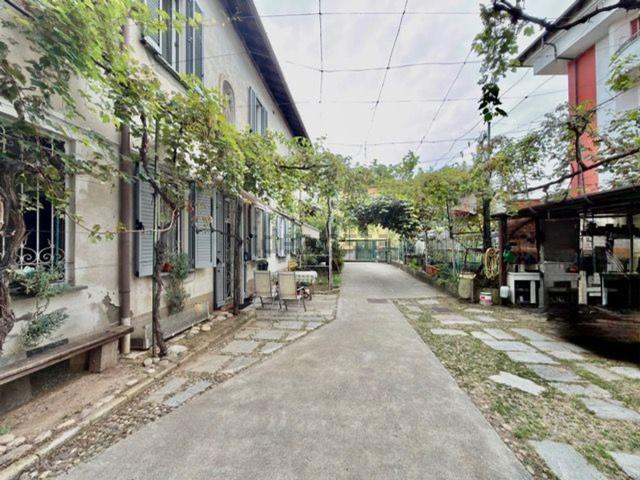 Villetta indipendente in vendita di 438 m² in Via Parrocchiale
