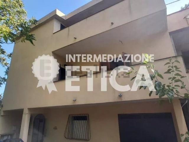 Villetta indipendente in vendita di 439 m² in Contrada Isola Palazza, 58