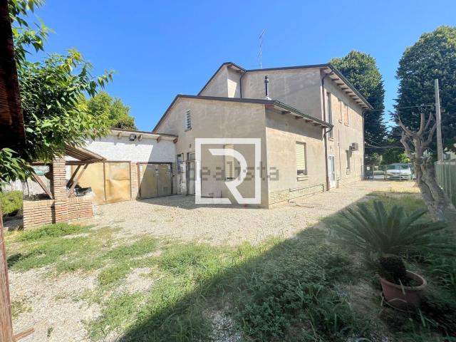 Villetta indipendente in vendita di 440 m²