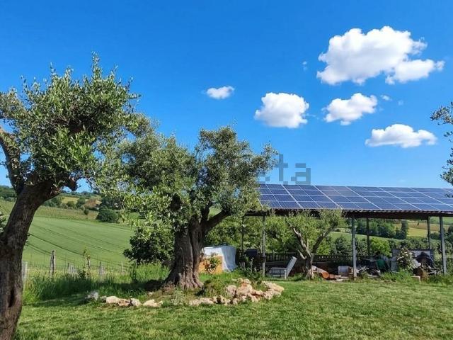 Villetta indipendente in vendita di 440 m² in Via Ca&apos  Turchi, 29