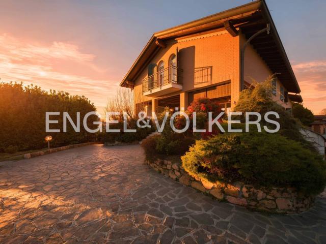 Villetta indipendente in vendita di 440 m² in Via Carlo Berra, 2