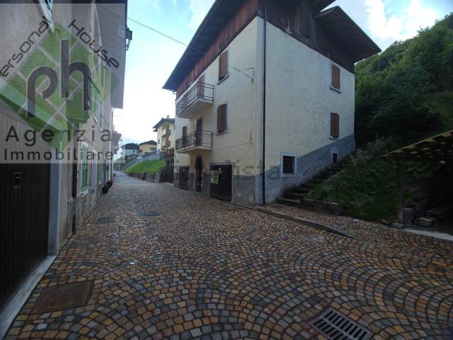 Villetta indipendente in vendita di 440 m² in Via Carlo Ebranati, 2