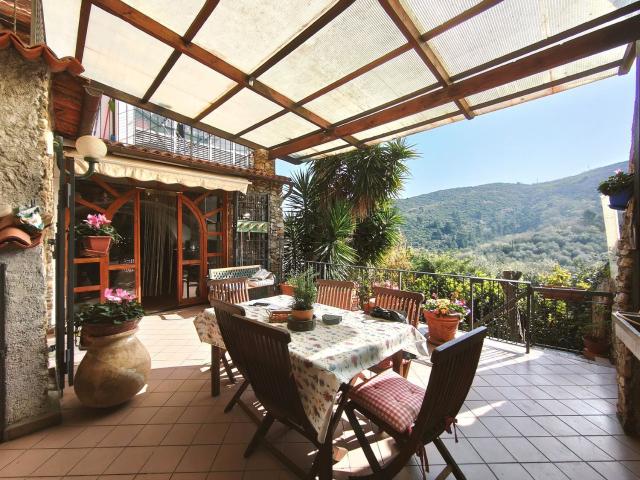 Villetta indipendente in vendita di 440 m² in Via alla costa
