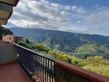 Villetta indipendente in vendita di 440 m² in Via Gebbia