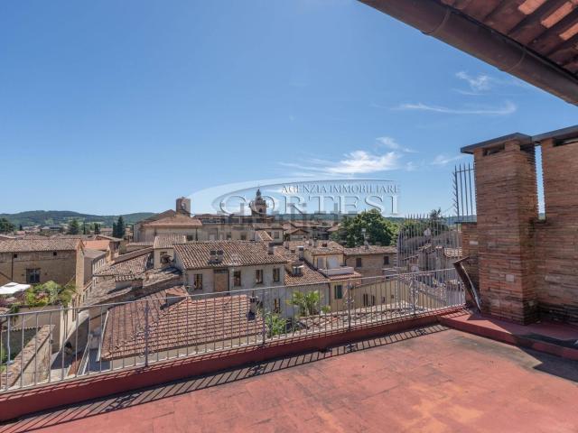 Villetta indipendente in vendita di 440 m² in Via dei Cavalieri, 6