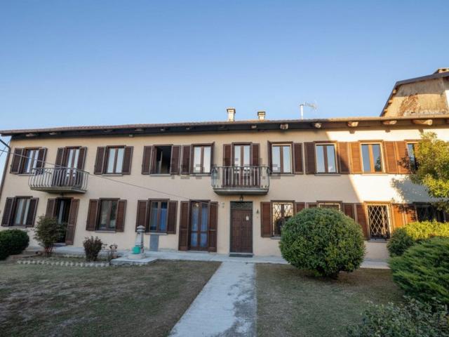Villetta indipendente in vendita di 440 m² in Frazione San Giulio, 40