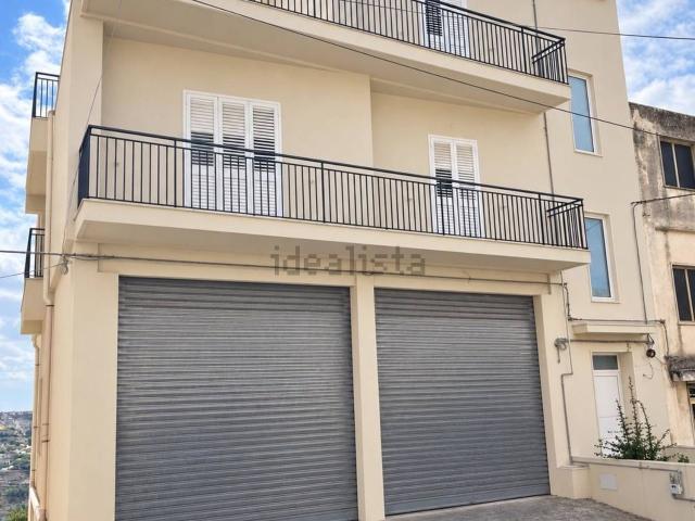 Villetta indipendente in vendita di 440 m² in Strada Giarratana, 48