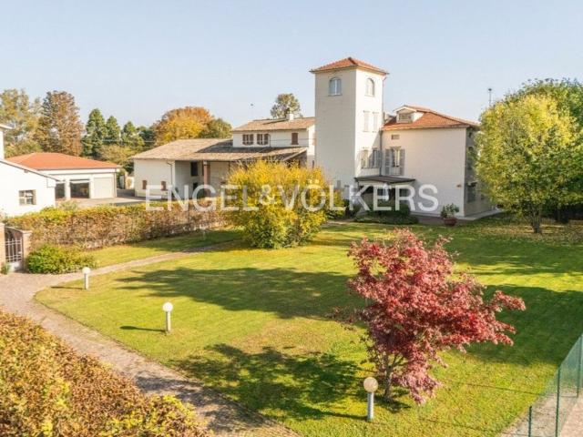 Villetta indipendente in vendita di 440 m² in Strada di Ponte Lupo