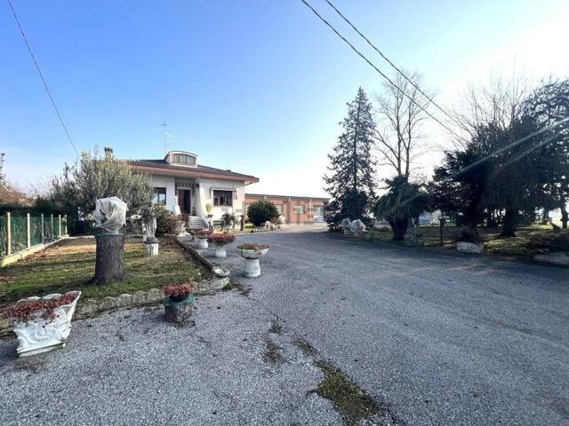 Villetta indipendente in vendita di 442 m²