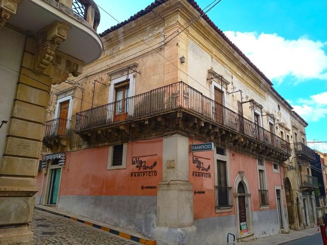 Villetta indipendente in vendita di 442 m² in Corso Vittorio Emanuele, 243