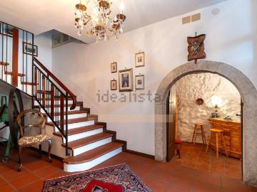 Villetta indipendente in vendita di 444 m² in Via della Cavada