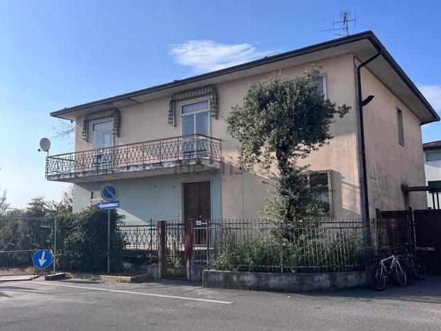 Villetta indipendente in vendita di 445 m²
