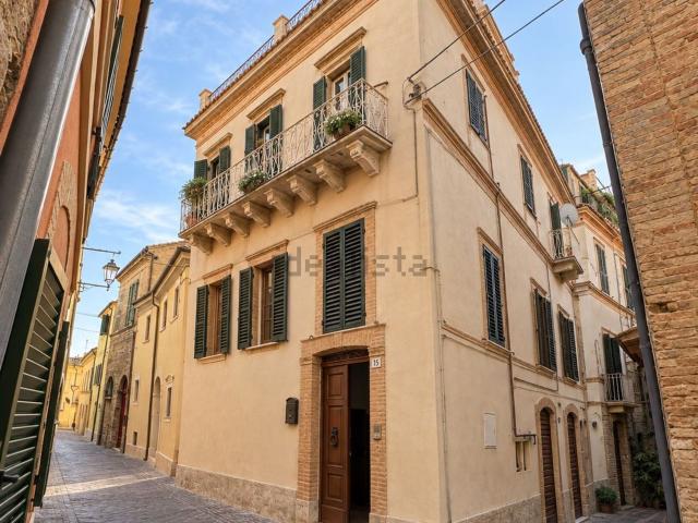 Villetta indipendente in vendita di 445 m² in Via Pietro Baiocchi, 11