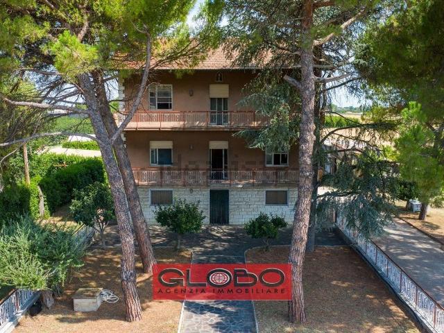 Villetta indipendente in vendita di 447 m²