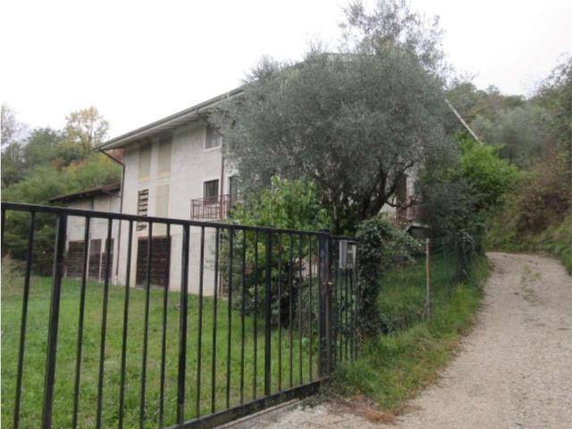 Villetta indipendente in vendita di 449 m² in Via Pianezzola, 19