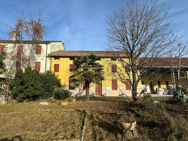 Villetta indipendente in vendita di 450 m²
